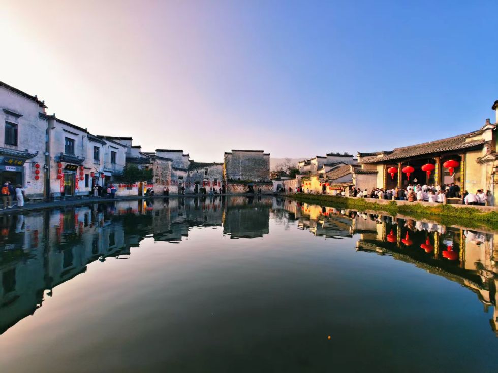 
广州各大医院黄牛代挂号电话票贩子号贩子网上预约挂号,住院检查加快,烟火与传承共生 传统与智慧交融——外国网红博主解锁黄山多元体验