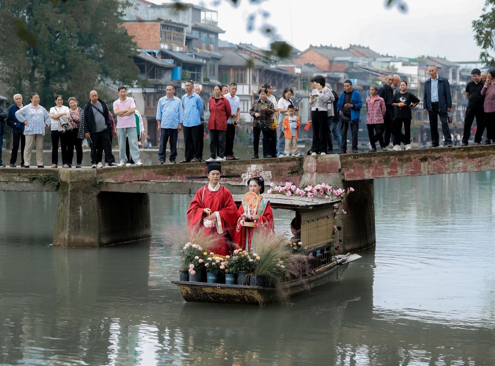 
北京大学人民医院黄牛代挂号电话票贩子号贩子网上预约挂号,住院检查加快,财经聚焦|“云端”登记、雪山见证，“婚旅经济”玩出甜蜜新花样