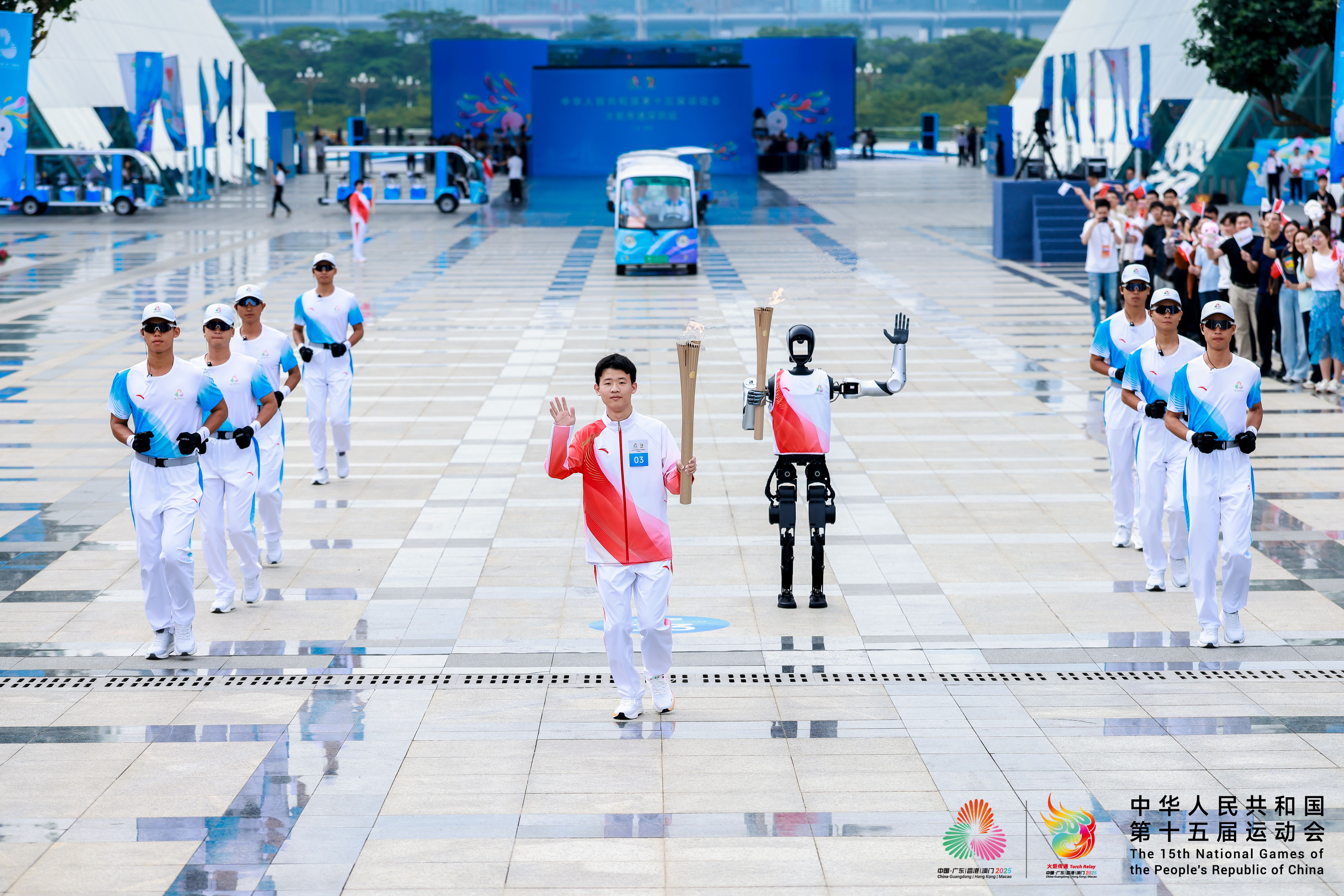 
南京眼科医院黄牛代挂号电话票贩子号贩子网上预约挂号,住院检查加快,全球首个！机器人火炬手“夸父”有哪些亮点？