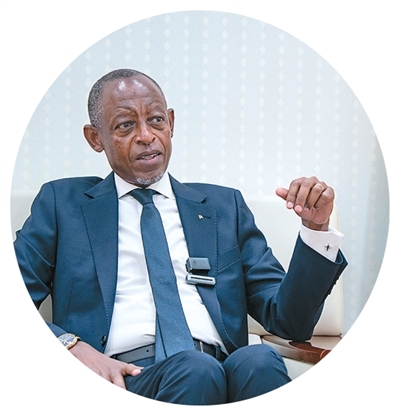 
广州医科大学附属口腔医院黄牛号贩子票贩子代网上预约代挂号电话“从手提箱到集装箱，订单规模一路涨”（进博连线）