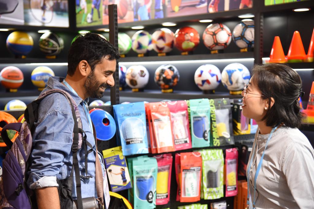 
北京302医院黄牛代挂号电话票贩子号贩子网上预约挂号,住院检查加快,境外采购商点赞“中国第一展”