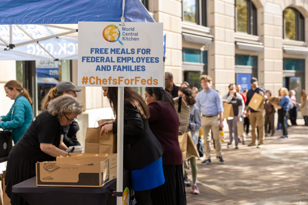 
杭州中医院黄牛代挂号电话票贩子号贩子网上预约挂号,住院检查加快,聚焦｜美国：破纪录的日子 不光彩的一天