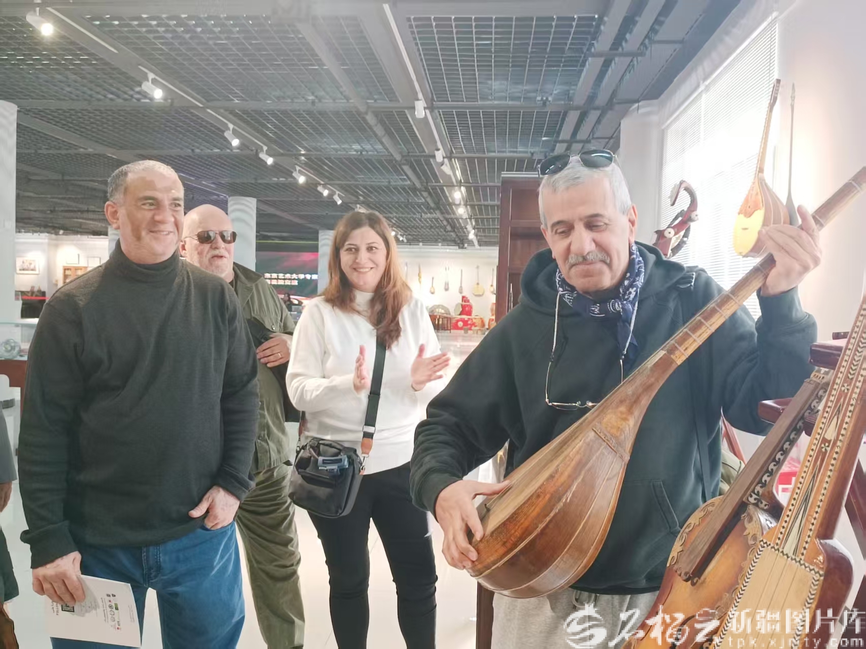 
上海儿童医学中心黄牛代挂号电话票贩子号贩子网上预约挂号,住院检查加快,“会把真实的新疆故事讲给各国朋友听”——海外高校教师在疆参访侧记