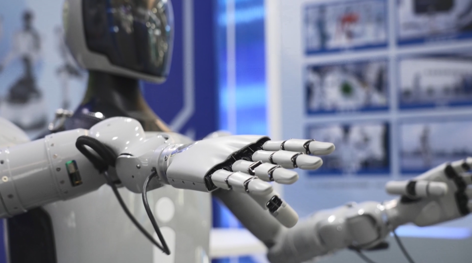 
成都华西医院黄牛代挂号电话票贩子号贩子网上预约挂号,住院检查加快,中国蓝观察丨今年的乌镇峰会，各路机器人“大展拳脚”