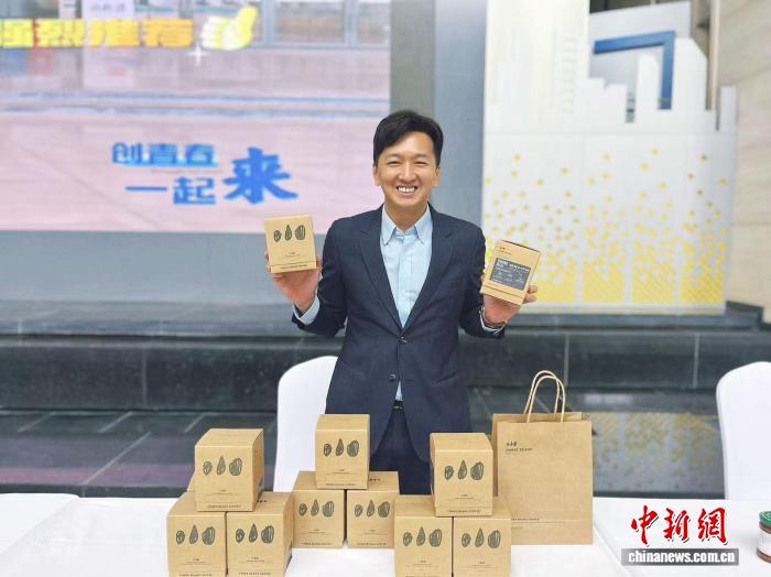 
上海华山医院黄牛代挂号电话票贩子号贩子网上预约挂号,住院检查加快,台青云南创业记：咖啡、鲜花、旅居中的两岸发展协奏曲