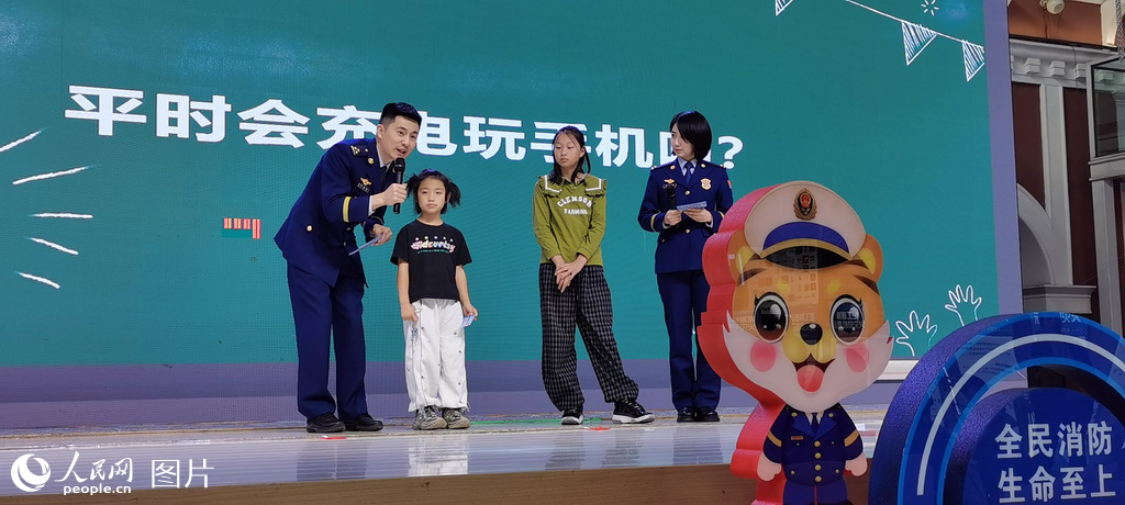 
上海瑞金医院黄牛代挂号电话票贩子号贩子网上预约挂号,住院检查加快,全民消防 平安相伴