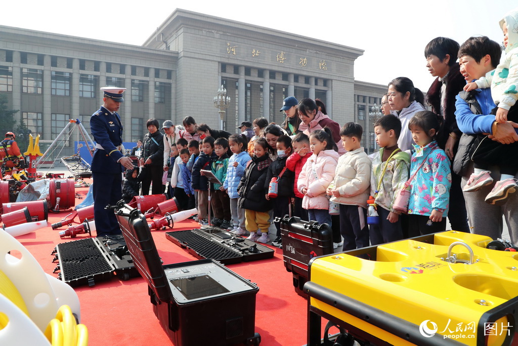 
上海瑞金医院黄牛代挂号电话票贩子号贩子网上预约挂号,住院检查加快,全民消防 平安相伴