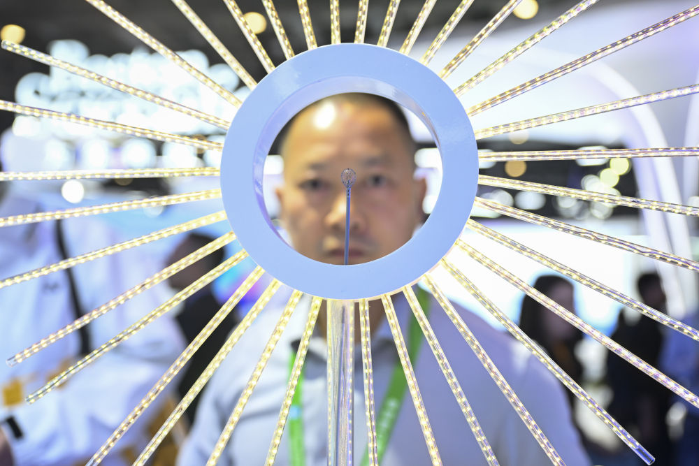 
沈阳各大医院黄牛代挂号电话票贩子号贩子网上预约挂号,住院检查加快,声动进博：从首发之声听见开放中国