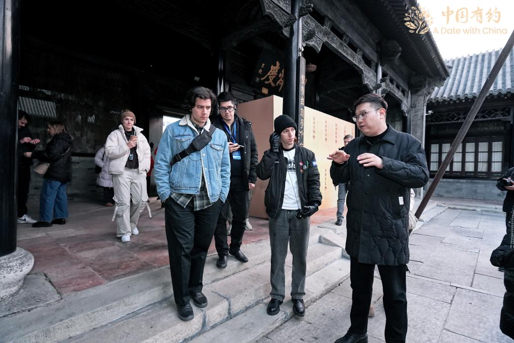 
南京鼓楼医院黄牛代挂号电话票贩子号贩子网上预约挂号,住院检查加快,【中国有约】砖雕戏韵传百年 国际友人走进广东会馆探寻百年前的“声学黑科技”