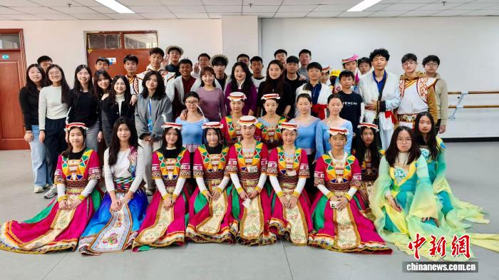 
浙江口腔医院黄牛代挂号电话票贩子号贩子网上预约挂号,住院检查加快,东盟华裔少年“寻根”甘肃：足迹所至 情牵山海