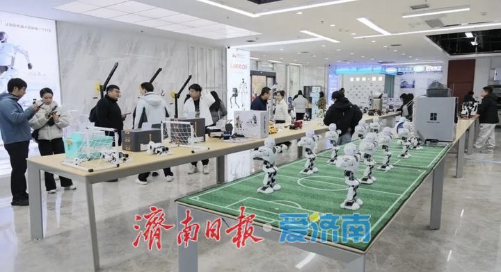 
上海第九人民医院黄牛代挂号电话票贩子号贩子网上预约挂号,住院检查加快,北方首家“机器人6S店”落地济南，意味着什么？