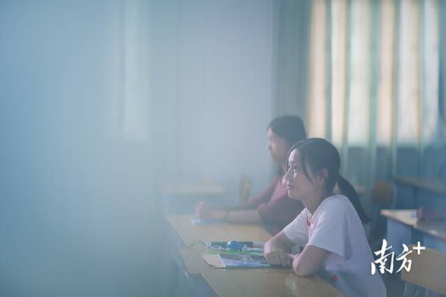 
南京眼科医院黄牛代挂号电话票贩子号贩子网上预约挂号,住院检查加快,成为一束光，全盲女孩的“铁人”之路