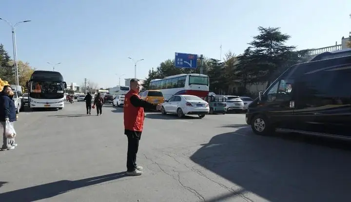 
杭州市富阳中医骨伤医院黄牛代挂号电话票贩子号贩子网上预约挂号,住院检查加快,10万人赶曹洼大集，到底在“赶”什么？