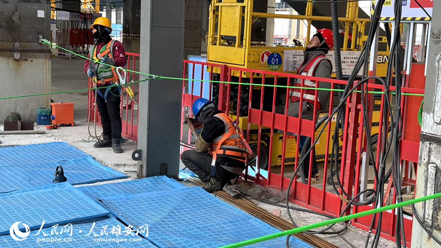 
上海肿瘤医院黄牛代挂号电话票贩子号贩子网上预约挂号,住院检查加快,新春走基层丨雄安国贸中心项目春节假期施工忙