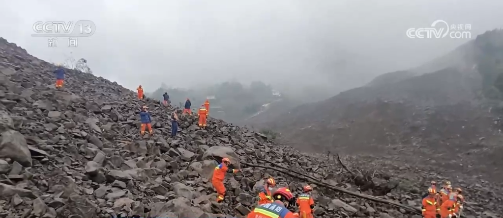 
江苏省中西医结合医院黄牛代挂号电话票贩子号贩子网上预约挂号,住院检查加快,在救援一线，这抹“橙色”身影向险而行