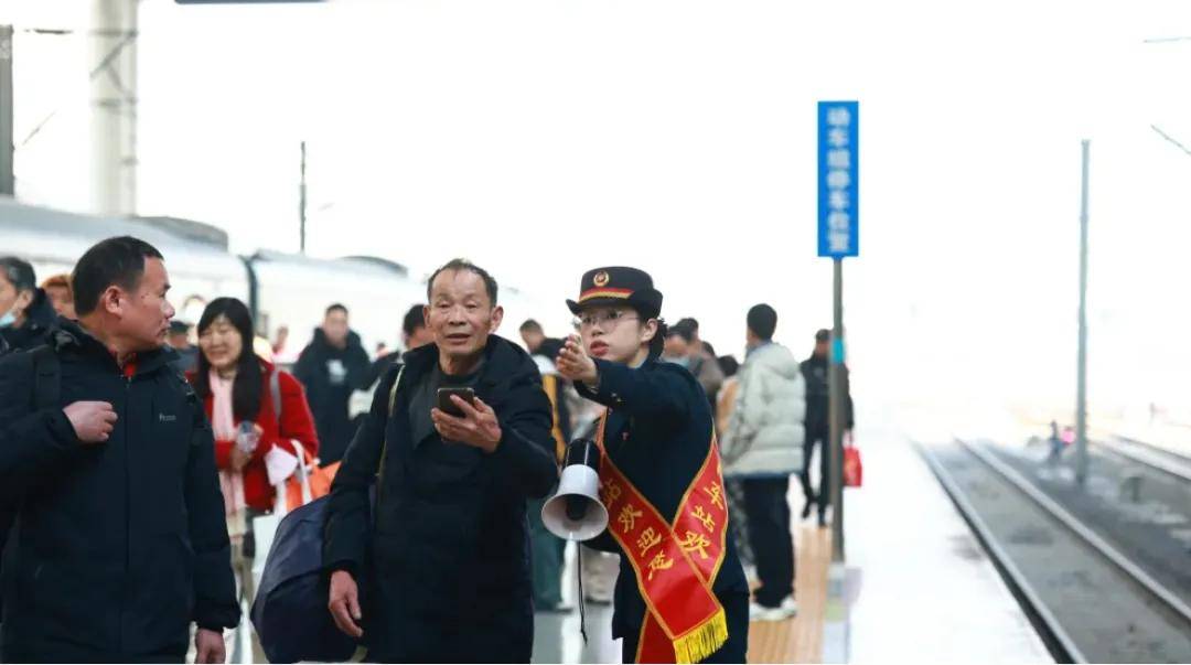 
浙江第二医院黄牛代挂号电话票贩子号贩子网上预约挂号,住院检查加快,“我的铁路风景”活动：温暖返程路，每一帧都是故事！