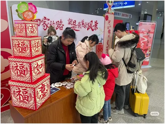 
广州各大医院黄牛代挂号电话票贩子号贩子网上预约挂号,住院检查加快,我的铁路风景｜火车上的元宵佳节，旅途中的温暖烟火