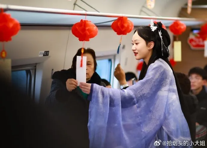 
广州各大医院黄牛代挂号电话票贩子号贩子网上预约挂号,住院检查加快,我的铁路风景｜火车上的元宵佳节，旅途中的温暖烟火