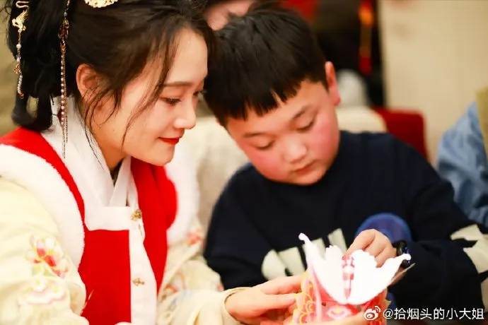 
广州各大医院黄牛代挂号电话票贩子号贩子网上预约挂号,住院检查加快,我的铁路风景｜火车上的元宵佳节，旅途中的温暖烟火