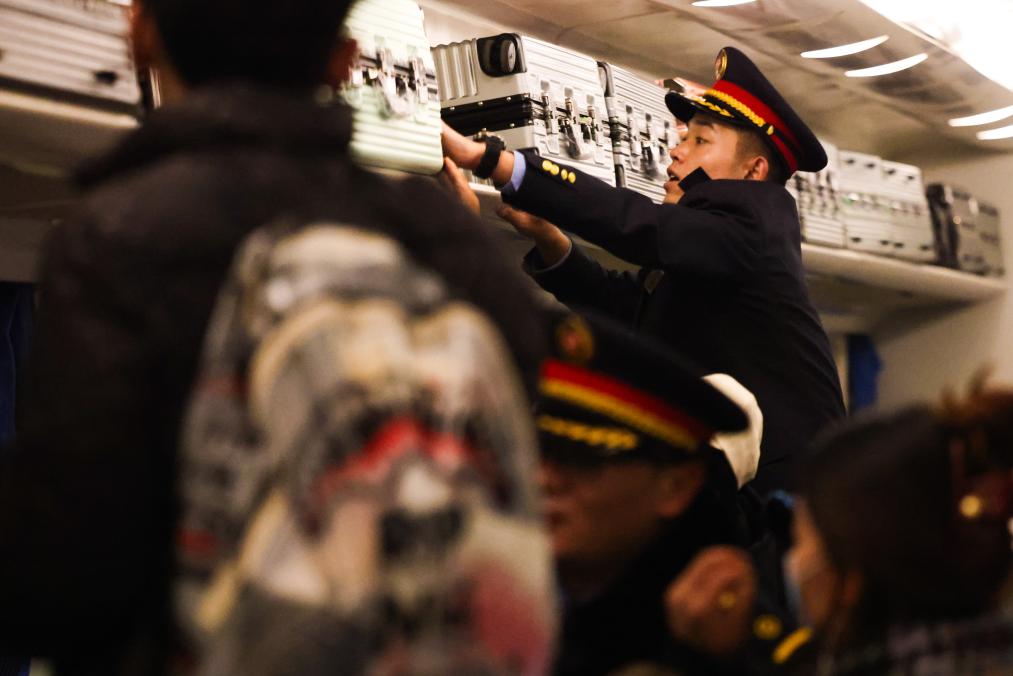 
上海精神卫生中心黄牛代挂号电话票贩子号贩子网上预约挂号,住院检查加快,开往南方的高原列车