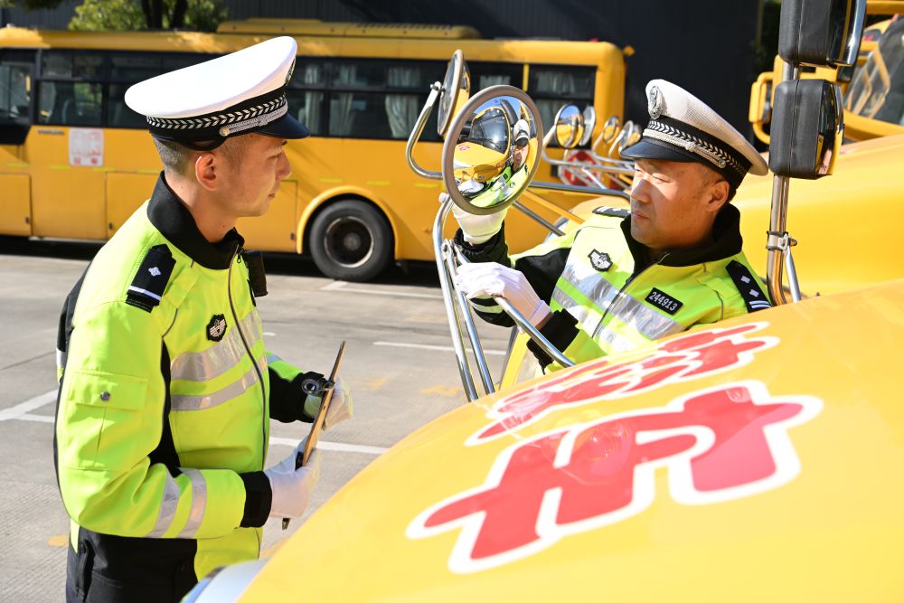 
北京大学第六医院黄牛代挂号电话票贩子号贩子网上预约挂号,住院检查加快,“新”意满满 多地中小学迎接新学期