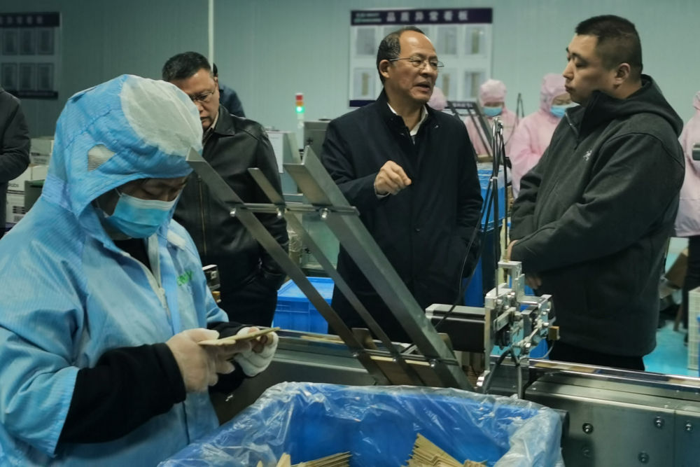 
首都医科大学附属北京中医院黄牛代挂号电话票贩子号贩子网上预约挂号,住院检查加快,代表委员履职故事｜全国政协委员兰定国：带着对“三农”的思考和感情履职