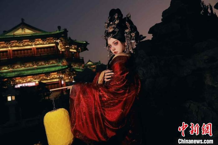 
长春吉大一院黄牛代挂号电话票贩子号贩子网上预约挂号,住院检查加快,（新春走基层）在川澳门“00后”的“跨次元”新春：盼川澳青年交流更深入