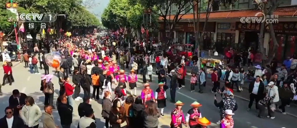 
包含北京大学第一医院黄牛代挂号电话票贩子号贩子网上预约挂号,住院检查加快,南北民俗闹新春 欢欢喜喜过大年