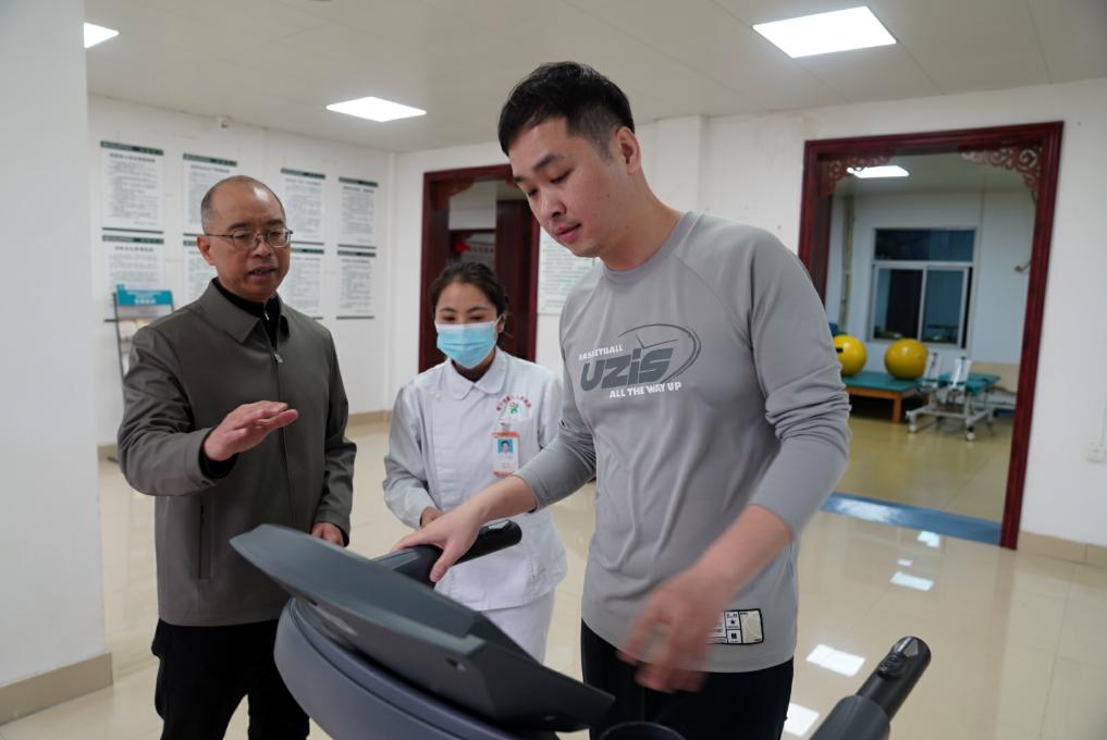 
江苏省中医院黄煌的号黄牛代挂号电话票贩子号贩子网上预约挂号,住院检查加快,代表委员履职故事丨全国政协委员韦军：让体育发展成果更好惠及百姓
