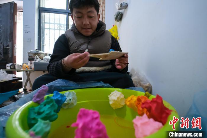 
长春吉大二院黄牛代挂号电话票贩子号贩子网上预约挂号,住院检查加快,酥油花技艺传承“绽放”西藏藏历新年年货市场