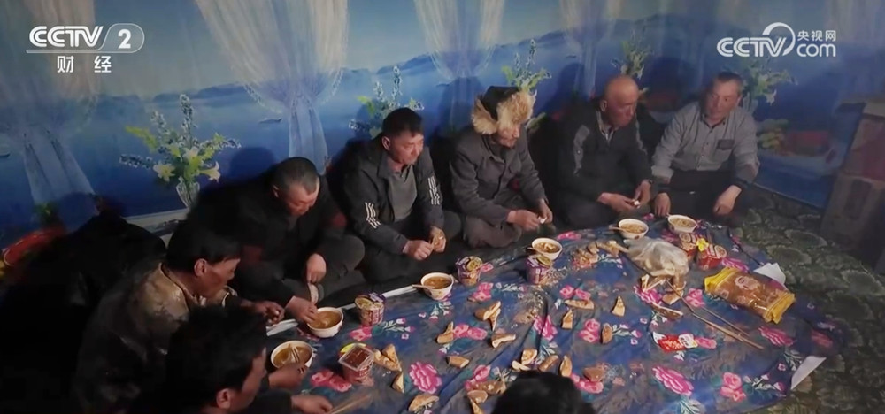 
北京朝阳医院黄牛代挂号电话票贩子号贩子网上预约挂号,住院检查加快,新疆伊犁11.7万只牲畜开启春季转场 “服务站+服务队”为牧民保驾护航