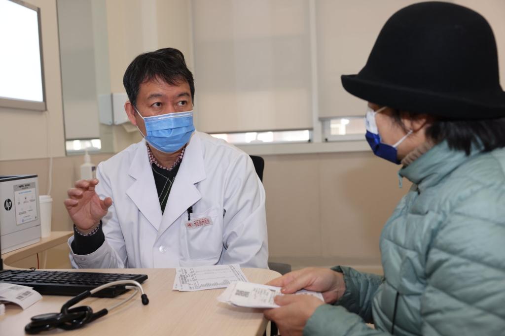 
杭州市七医院黄牛代挂号电话票贩子号贩子网上预约挂号,住院检查加快,代表委员履职故事丨全国政协委员李海潮：着眼痛点 “医”心建言