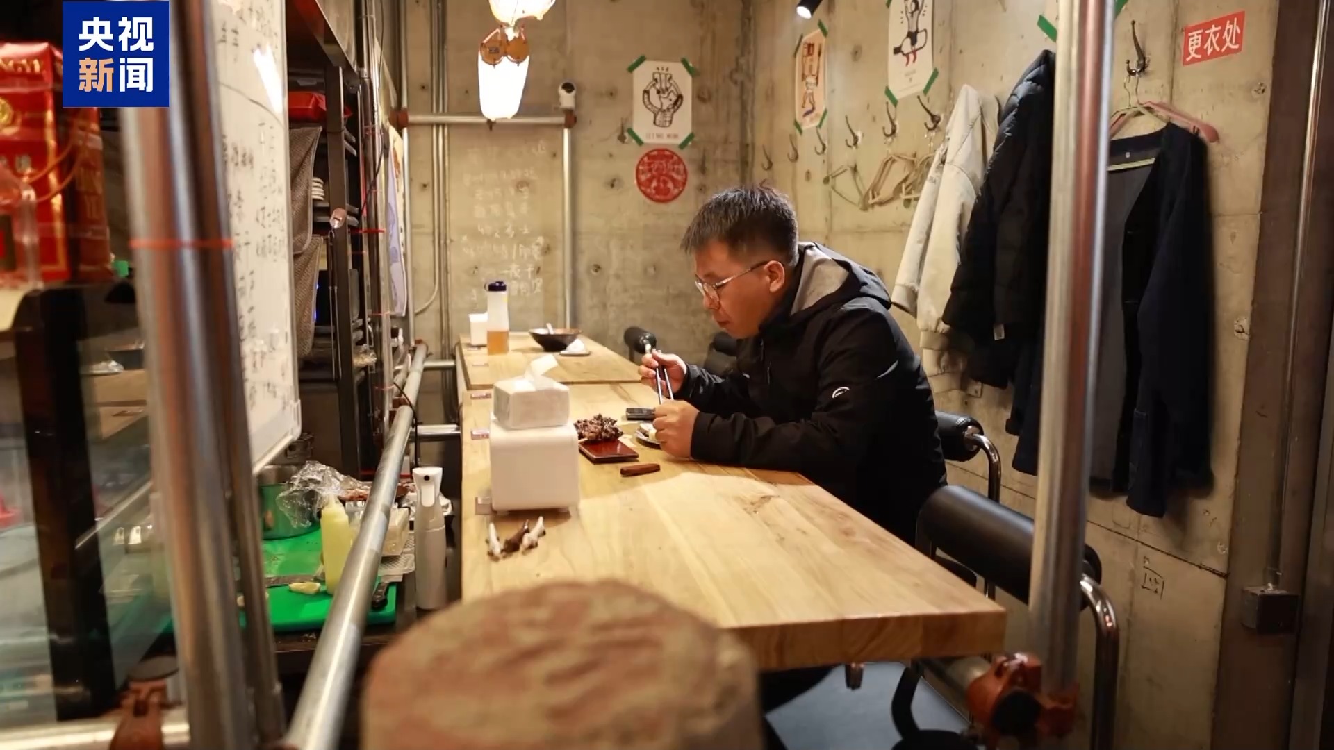 
广州各大医院黄牛代挂号电话票贩子号贩子网上预约挂号,住院检查加快,台胞在雄安开饭店 “我觉得非常酷”