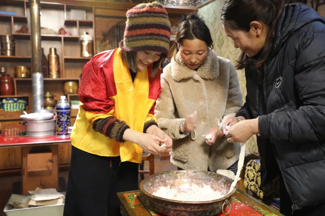 
上海第十人民医院黄牛代挂号电话票贩子号贩子网上预约挂号,住院检查加快,“古突”飘香迎新年