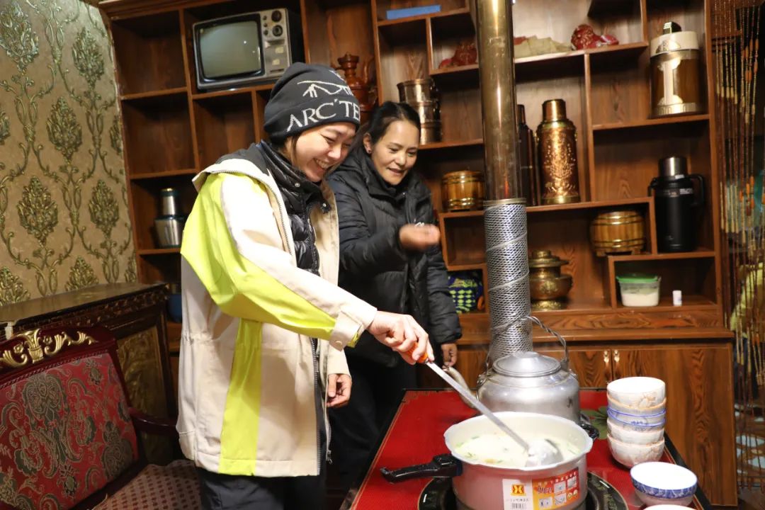 
上海第十人民医院黄牛代挂号电话票贩子号贩子网上预约挂号,住院检查加快,“古突”飘香迎新年