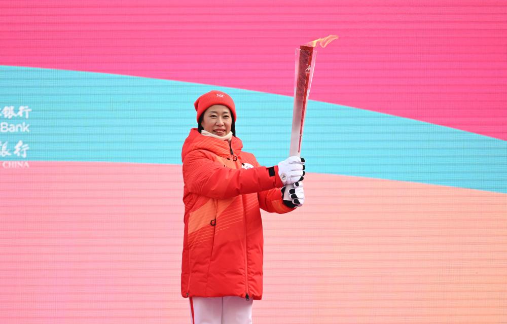 
北京大学第三医院黄牛代挂号电话票贩子号贩子网上预约挂号,住院检查加快,在“尔滨”｜看亚冬之城燃动冰雪激情