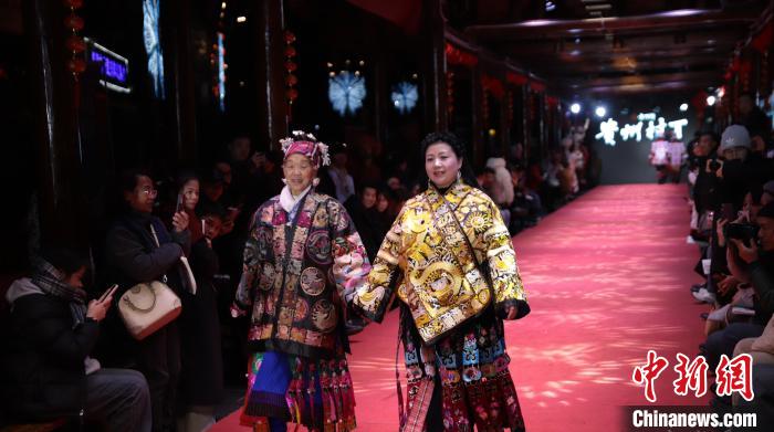 
江苏省中医院黄煌的号黄牛代挂号电话票贩子号贩子网上预约挂号,住院检查加快,（新春见闻）贵州“村T”秀年味