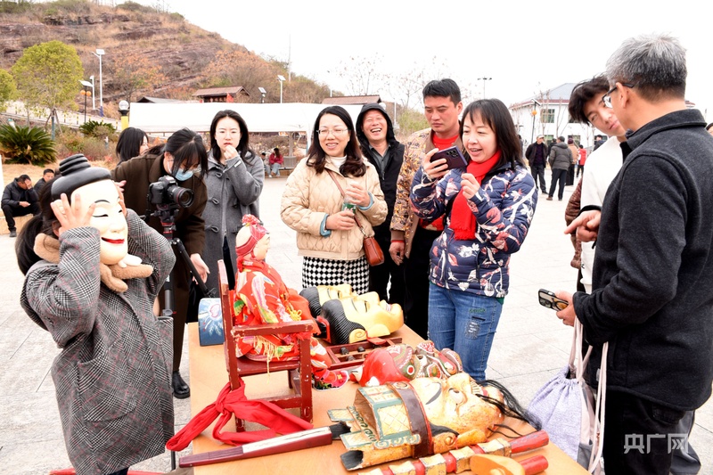 
成都华西医院黄牛代挂号电话票贩子号贩子网上预约挂号,住院检查加快,年味里的中国 | 文化潮起来 年味浓起来 消费旺起来