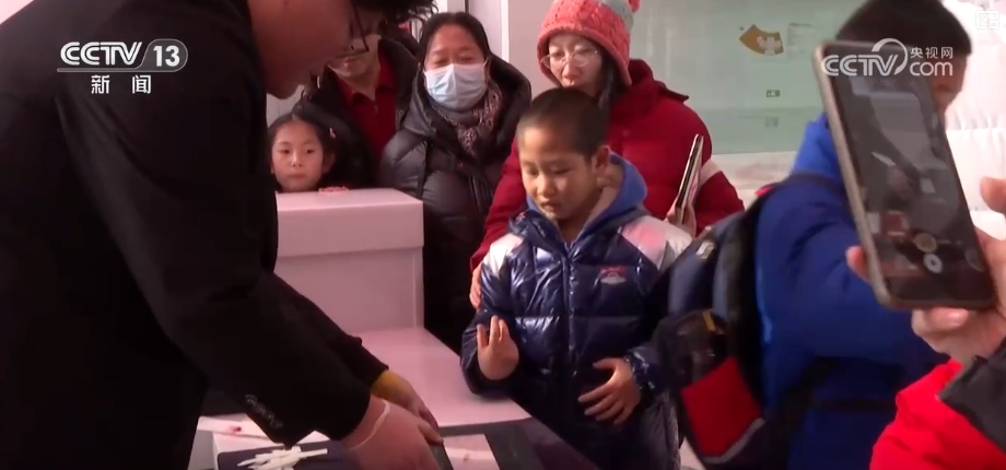 
山东大学齐鲁医院黄牛代挂号电话票贩子号贩子网上预约挂号,住院检查加快,“花样”过大年解锁文化消费新场景 传统节日释放“新”活力