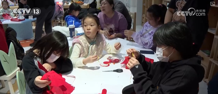 
山东大学齐鲁医院黄牛代挂号电话票贩子号贩子网上预约挂号,住院检查加快,“花样”过大年解锁文化消费新场景 传统节日释放“新”活力