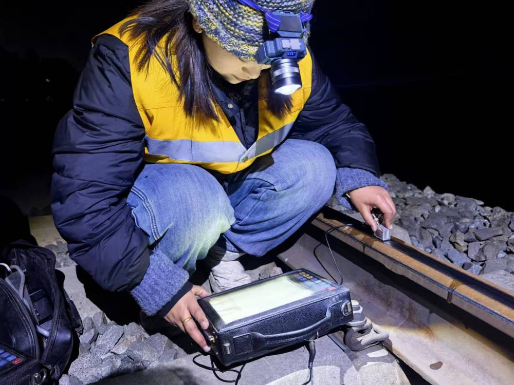 
中国中医科学院西苑黄牛代挂号电话票贩子号贩子网上预约挂号,住院检查加快,新春走基层·记者体验360行|跟随天路上的“铿锵玫瑰”做“钢轨医生”