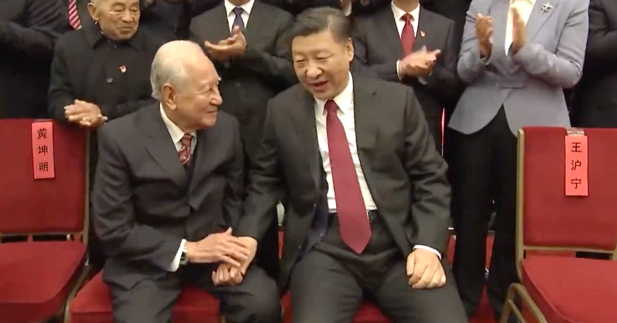 
首都医科大学附属北京中医院黄牛代挂号电话票贩子号贩子网上预约挂号,住院检查加快,难忘！总书记与他的三次握手 令人动容