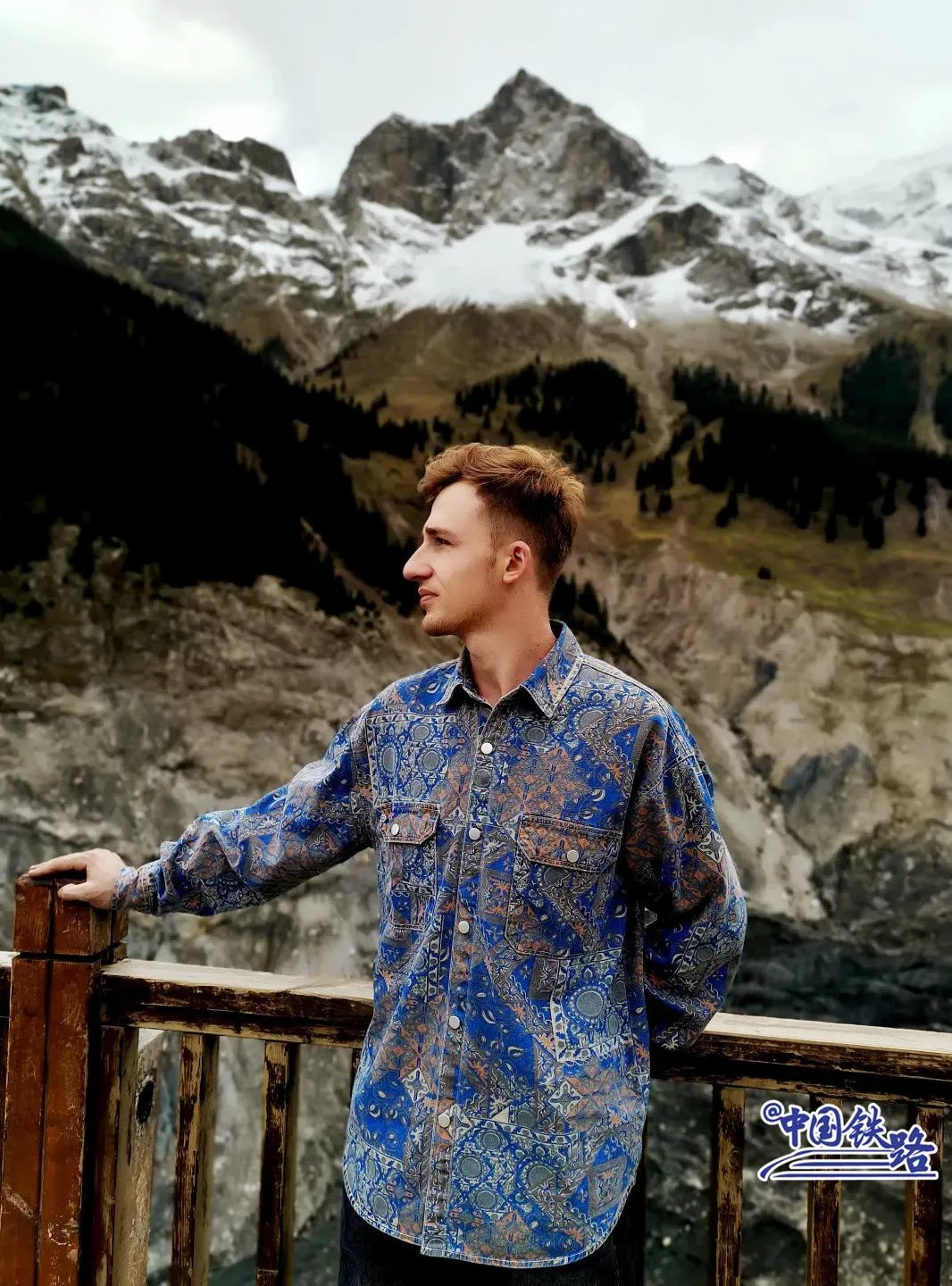 
上海儿童医学中心黄牛代挂号电话票贩子号贩子网上预约挂号,住院检查加快,全网都在找的帅气列车员！网友：好像王子！