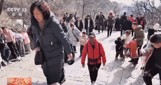 北京302医院黄牛代挂号电话票贩子号贩子网上预约挂号,住院检查加快,没有感情全是高科技!机器人不语只是一味“加速”