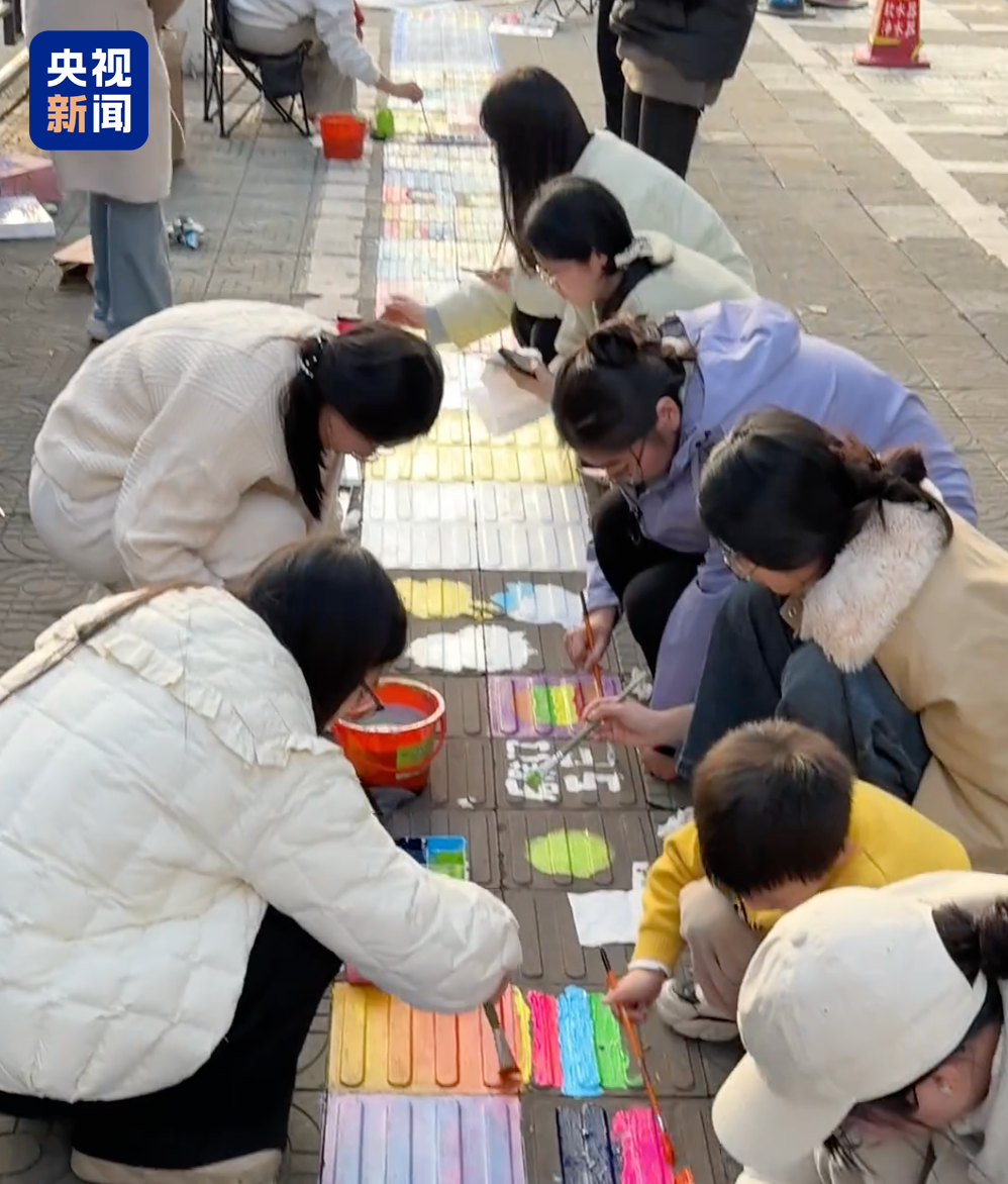 
北京航天中心医院黄牛号贩子挂号电话看不到色彩的他们 如今走在了彩虹上……