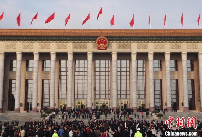 
南京鼓楼医院黄牛代挂号电话票贩子号贩子网上预约挂号,住院检查加快,民营企业家的两会关注：向新、逐绿、出海