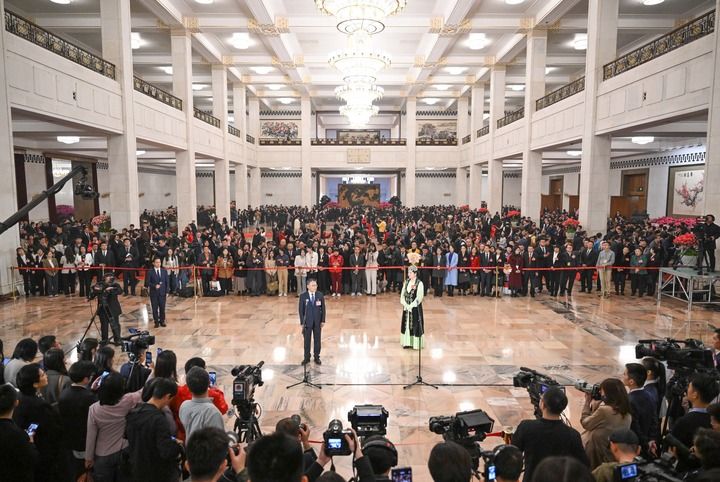 
杭州各大医院黄牛代挂号电话票贩子号贩子网上预约挂号,住院检查加快,逐梦春天里 同心向未来——十四届全国人大三次会议闭幕侧记