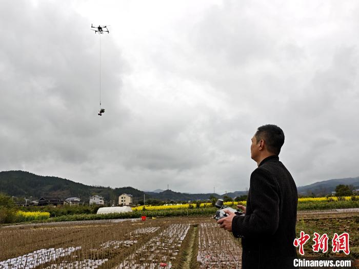 
杭州市人民医院黄牛代挂号电话票贩子号贩子网上预约挂号,住院检查加快,从“弯腰种田”到“云端务农” 湖南靖州“新农人”的兴农路