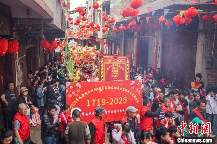 
江苏省肿瘤医院黄牛代挂号电话票贩子号贩子网上预约挂号,住院检查加快,旅游市场“下沉” 年轻人乐探“宝藏小城”