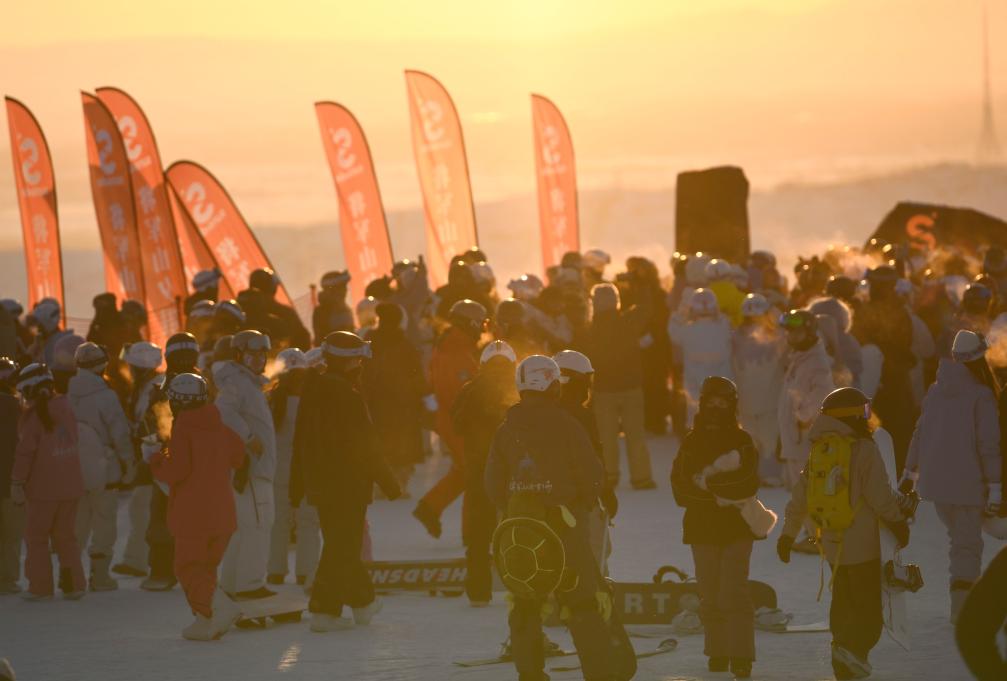 
北京肿瘤医院黄牛代挂号电话票贩子号贩子网上预约挂号,住院检查加快,从开局“成绩单”感受中国经济活力